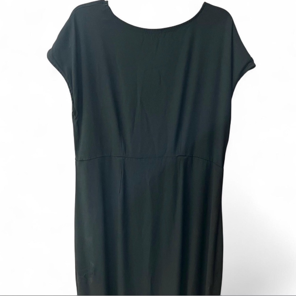 Universal Standard black midi dress - Picture 5 of 5